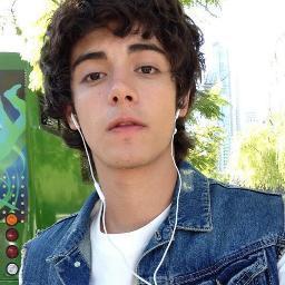 Hola somos un FCO dedicado a @Xabiani actualmente Marco en violetta2 esperamosque xabiani nos siga o nos oficialize