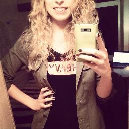 lenaaaaaaa's profile picture. Me vais a comer tor coño. Con pan bimbo.