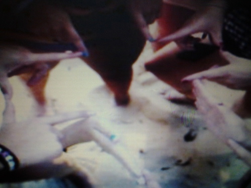 Makes_Us_'s profile picture. This is what makes us... us! Who we are. What we stand for. What we believe. The things we do.