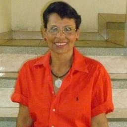 Soy mujer de carácter fuerte pero muy alegre; me gusta la diversión sana, además soy investigadora por  naturaleza y me gusta estar al día con las noticias