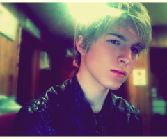 Yo Im Dustin Brooks Zoey's younger brother but now im older|I also go to PCA still| [RP/FL] #Zoey101Rp