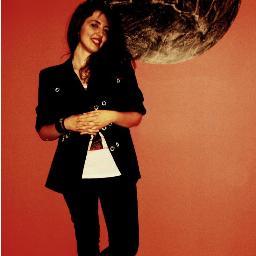 Maria |20 | Highly obsessive| Happy person |Studies law | Loves: Within Temptation, Sharon den Adel, The Xfiles, Gillian Anderson, Meryl Streep and Anna Vissi |