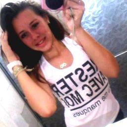 mulher nao se escolhe.....
     mulher se faz feliz.....