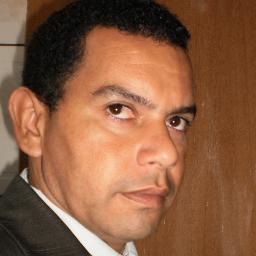 gosto de viver a vida sem correr o risco de magoar as pessoas a minha volta.