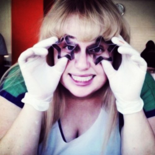 follow me and ill give u the v ((kidding i have a d))