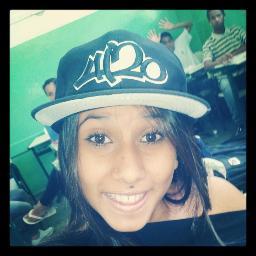 De gente falsa do meu lado eu não preciso ♫ -