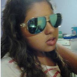 Uma menina q mts jugam e uma mulher q poucos connhencer