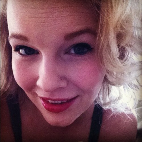 NiCKiMOYNAJ's profile picture. :-)