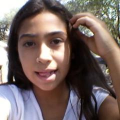 soy belieber,linda,directioner,hija de alguien muy especial. Papa te amo y ami mama también y amo my familia.♥♥♥