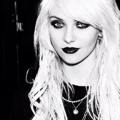 Taylor Momsen (@Momsen... Taylor Momsen Twitter