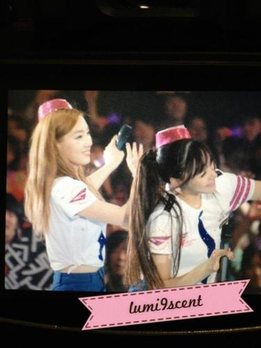 Admin of StaywithSONE! Ask here^^ Mention for followback;)