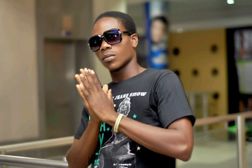 The call me dey bombshell de shining star. I am an artist I do good song. I love to meet people. I love to chat
