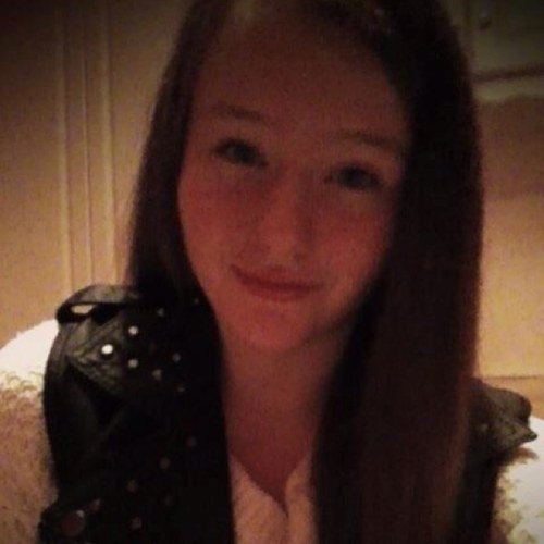 18-2-13 + 26-2-13..On the 18th i went to justin...on the 26th i went to paradise tour and met him! i fainted+got a guitar pic from brad! Cody&Alli follows