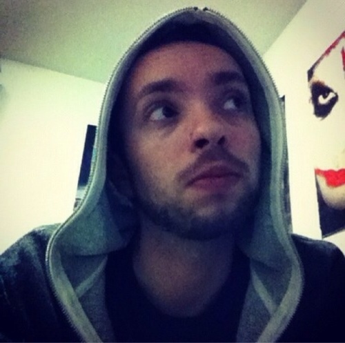 JustNimer's profile picture. A geek with bad intentions, obssesed with tea and olives. I'm not a nihilist, I recuse  everything in the same way.