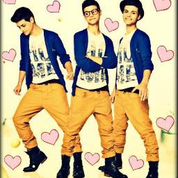 @AbrahamMateoMus es el mejor me necanta como canta y como baila i love abraham ami me encanto  señorita 2006 lo adoraba y lo siguo adorando princesa traviesa