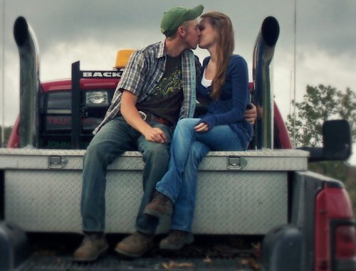Names Kaylee! Just a down home country girl from Wisconsin #GetYourCountryOn