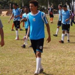 Jogador do Grêmio Esporte Clube; buscando um sonho! 
Mãe ♥ #Sonhador, #FilhoDoRey, #Pagodeiro, #Ousado #Ousadia&Alegria  ;))