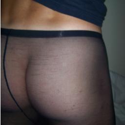 I love women in pantyhose and nylon.