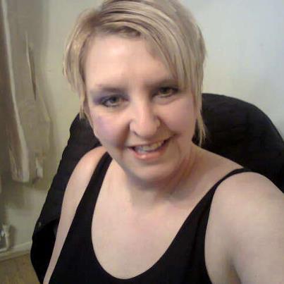 louisebeech's profile picture. im louise im 47 from tamworth i love entertaining and singing, i am a hca/support worker and i have three older kids