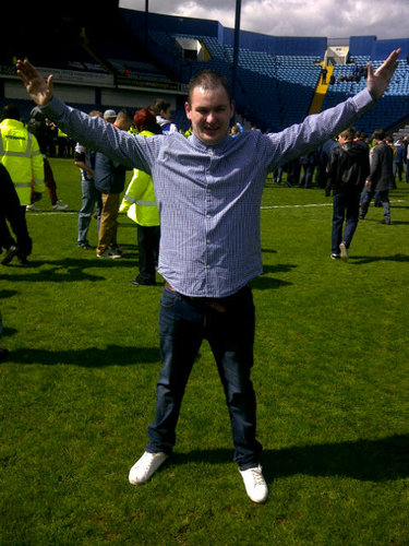 jonesyswfc's profile picture. 22 year old Qualified joiner, supports sheffield wednesday, plays football for hoyland nether fc