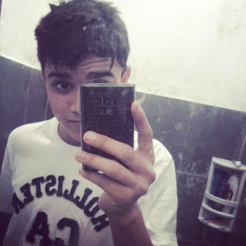 ... Ahhh simplificando mi segue aee o/ 
http://t.co/aUWFKdHJ