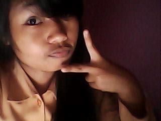 follow twitter baru gua yaa @emiicindut
follback ?? just mention :)