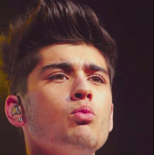 I'm One Directioner from Thailand ............  กลอย กลอย กลอย ยินดีที่รู้จักนะคะ แอคเก่าจำรหัสไม่ได้ มาเล่นแอคนี้แทนนะคะ ^^