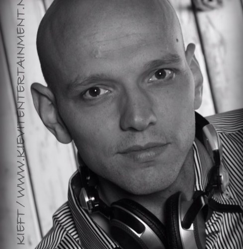 http://t.co/ud73VckGml meubelwerk / http://t.co/zUaB0hI7Vw  DJ Boekingen en verhuur licht en geluid