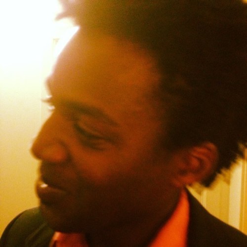 A guy with a dream, a voice and an undying thirst for humor.  The tweets is mine!