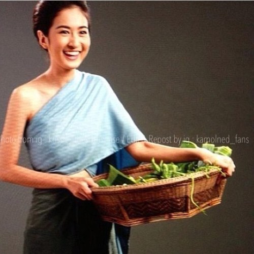 ทาสสาวแสนสวยในเรือนของพระยาไชยากรหลงรักและมีใจให้กับแก้ว #ไม่ใช่พี่อายส์ตัวจริงนะค่ะ #ลูกทาส #5.5.13