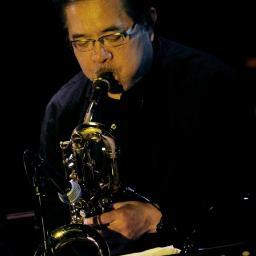 sax吹いています