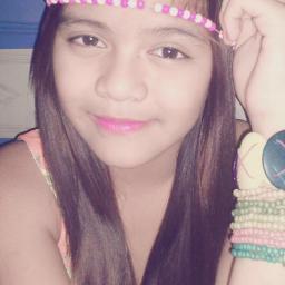 living the life like it should be . 
follow meh? and i'll follow back (: