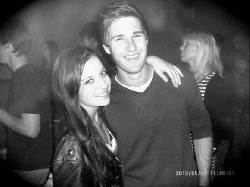 CarrotBuddies's profile picture. Just randomly sitting in Afr class..really bored..and decided to make a combined Twitter account :) #MAN UTD Jason's own twitter account - @Jay_Coolio