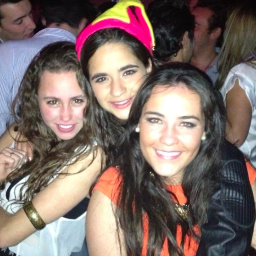 Twitter oficial de Adriana Fernandez