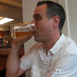 MaxouL's profile picture. Épicurien, blogueur, jardinier urbain, gamer, menuisier et très carnivore. Cuisinier de semaine, c'est ma manière de m'évader du monde des T.I.