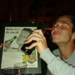 Hijo del patriarcado y uso mis privilegios de blanco, hombre y hetero.