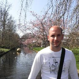 simply_aure's profile picture. Nemo vir est qui mundum non reddat meliorem (What man is a man who does not make the world better?)