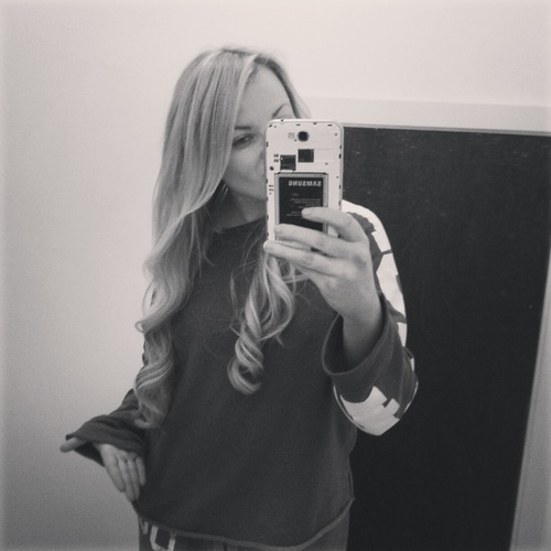 LADYFACE3's profile picture. makeup nails hair ⭐️. http://t.co/w9RpURrtuW