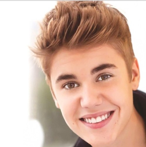 Heyyyy:), well yea my faviorite colour is purple, from Wales and um yea i LOVE JUSTIN BIEBER;) thats kinda all you need to know.