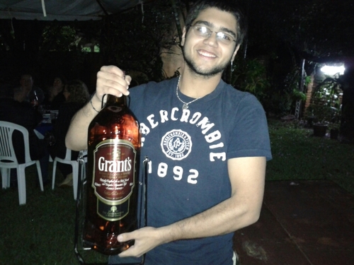 MarceloMiltos's profile picture. La fuerza de un árbol no depende de la grandeza de sus ramas ni de la dureza de su tronco, sino de la firmeza de sus raices