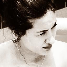 Facebook: thaaiina_@hotmail.com