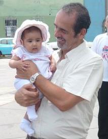 Mamá, escribidora, seudopoeta, socialista... y  l-e-y-e-n-t-e muy a pesar de la RAE, amo esa palabra!