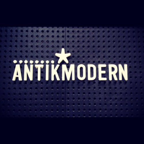 Original mid-century modern furniture and accessories