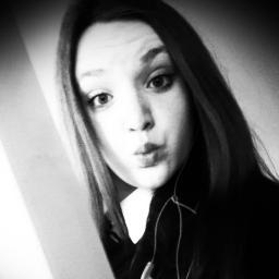 Hello there,i'm Mollie im 13 and im from Englandi absolutley love One Direction+Olly Murs+my favourite actor is Jeremy Sumpter
follow me and i'll follow you