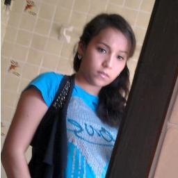cometo errores y no siempre se pagar por ellos, sentimental creo que demasiado, seria tal vez amargada, pero buena amiga, soy alegre, quizás todo me afecta,