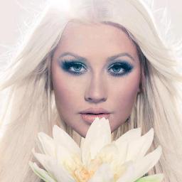 somos un fans club dedicado a Christina de Bs As, seguinos y te seguimos,