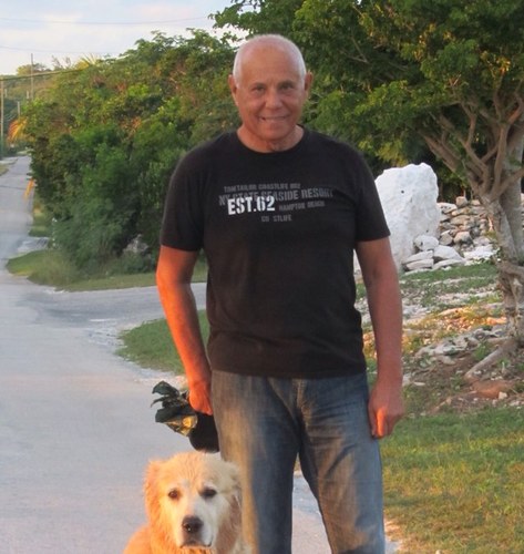 Fundador y líder de #LosPekenikes, #España, #médico de obstétricos y ginecología, #piloto, #musico, #producer, y #PADRE
RIP papa, te queremos.