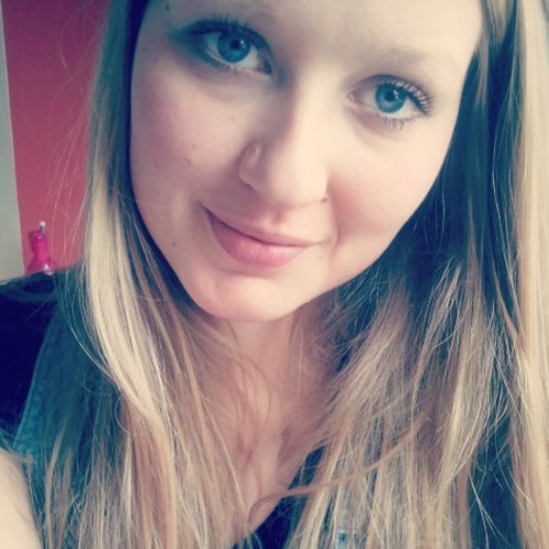 ankebokma's profile picture. when life gives you a hundred reasons to cry, show life a thousand reasons to smile.