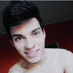 Não tem como descrever uma pessoa em apenas 160 caracteres né?! Contato profissional: kaikejr@live.com