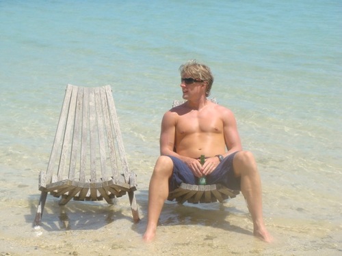 MyCashcow101's profile picture. Tried MLM and love the residual income business model but the selling, hassling and cold calling wore me down. But I didn't give up on the Residual income dream